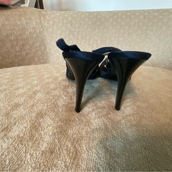 Navy Satin Slingback Heels Nine West - Picture 4 of 5